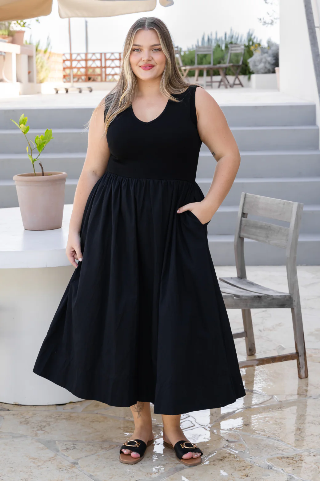 Aria Vneck Midi Dress - Image 4