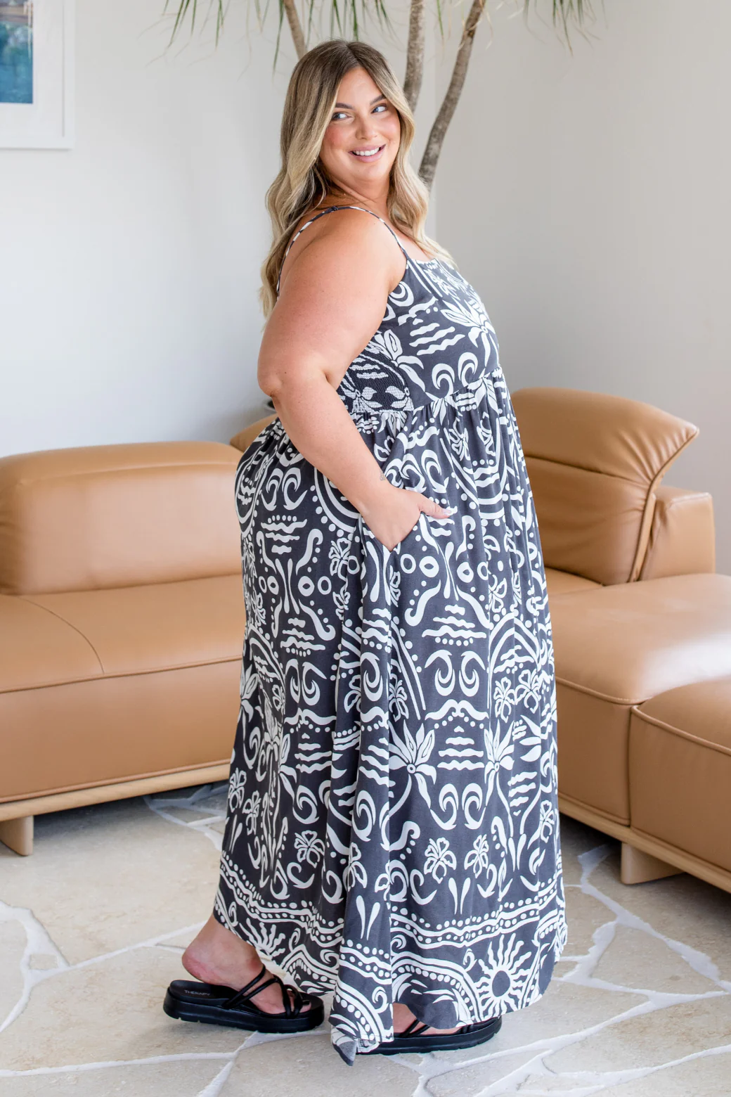 Dante Maxi Dress Isla Print Charcoal - Image 6