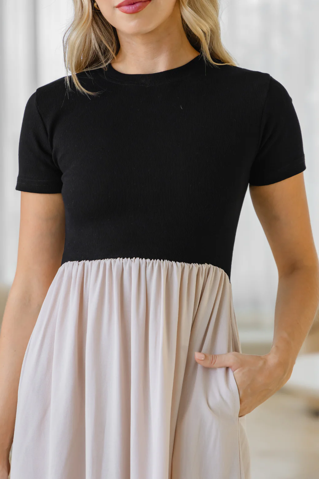 Elka T-shirt Midi Dress Black Beige - Image 12