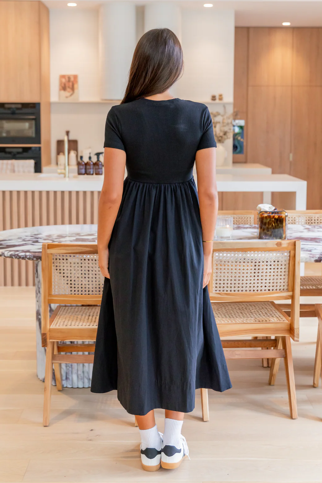 Elka T-shirt Midi Dress Black - Image 10