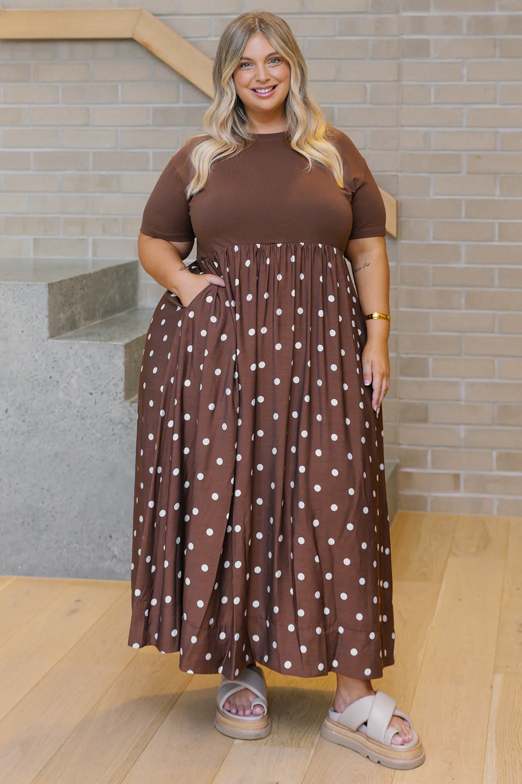 Elka T-shirt Midi Dress Choc Spot - Image 3