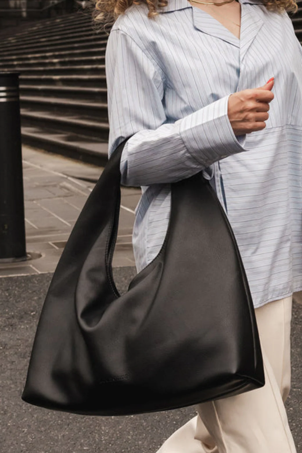 Louenhide Monaco Shoulder Bag Black