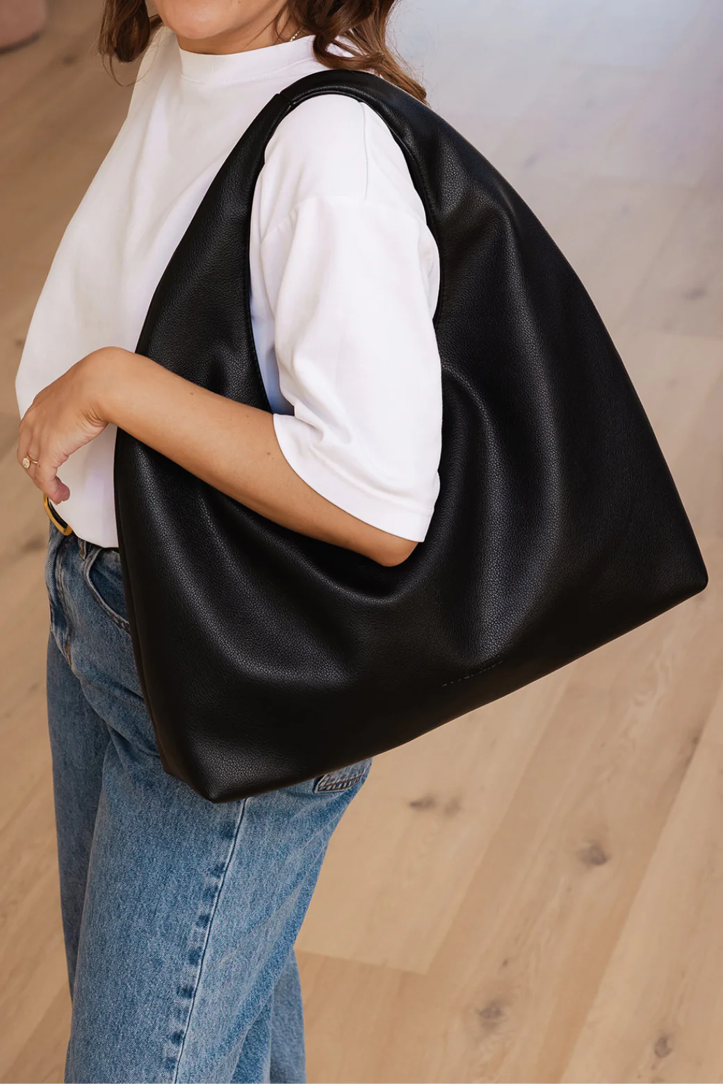 Louenhide Monaco Shoulder Bag Black - Image 3