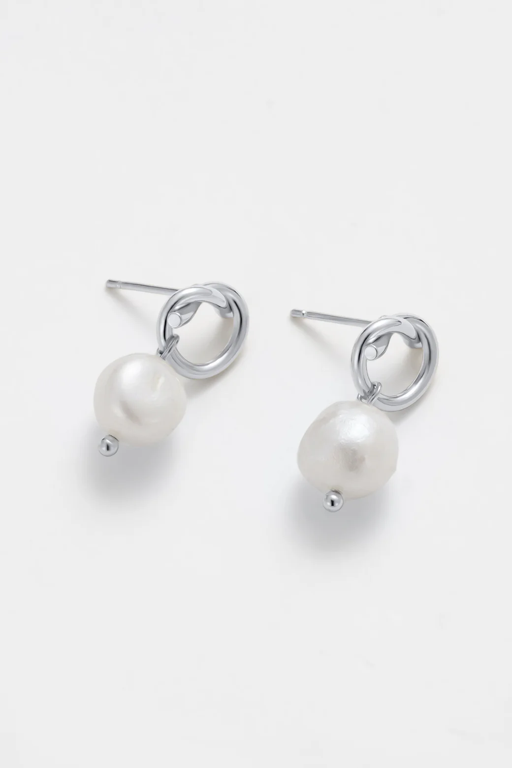 Zafino Alice Pearl Earrings Silver - Image 2