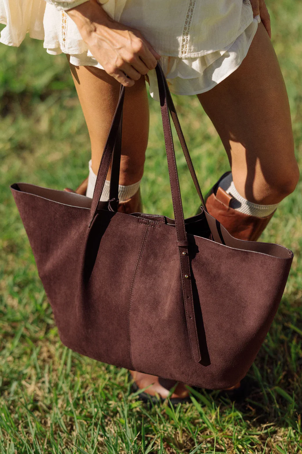 Louenhide Sawyer Suedette Tote Bag Chocolate - Image 2